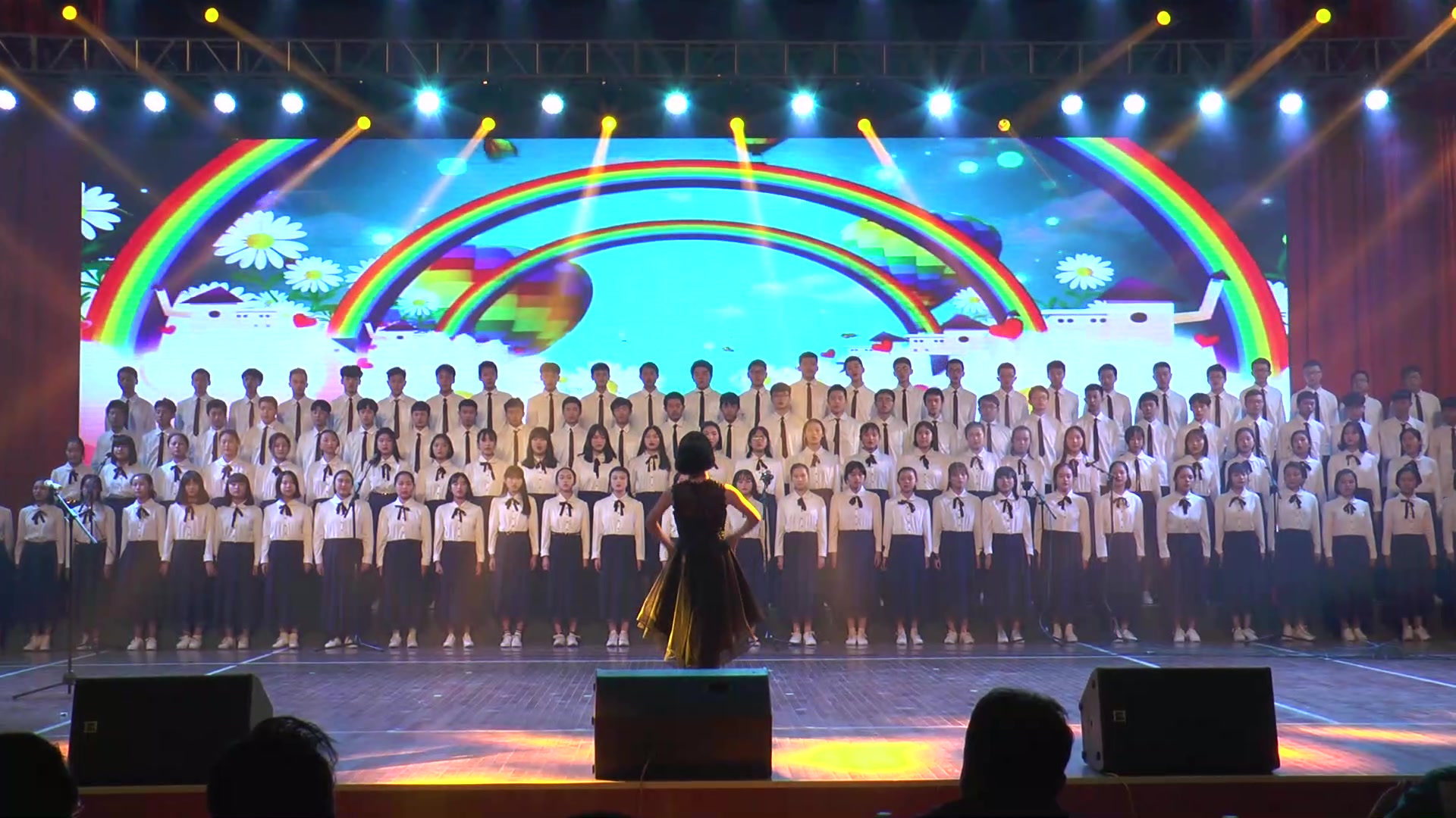 最美是你——岳陽市第十五中學(xué)2018年元旦文藝匯演璀璨綻放