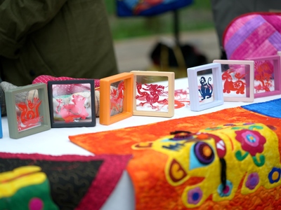 山海同歌迎國(guó)慶 東西共繪振興圖——2025年全國(guó)“四季村晚”之上楊鄉(xiāng)小岔村秋季“村晚”文藝演出活動(dòng)側(cè)記